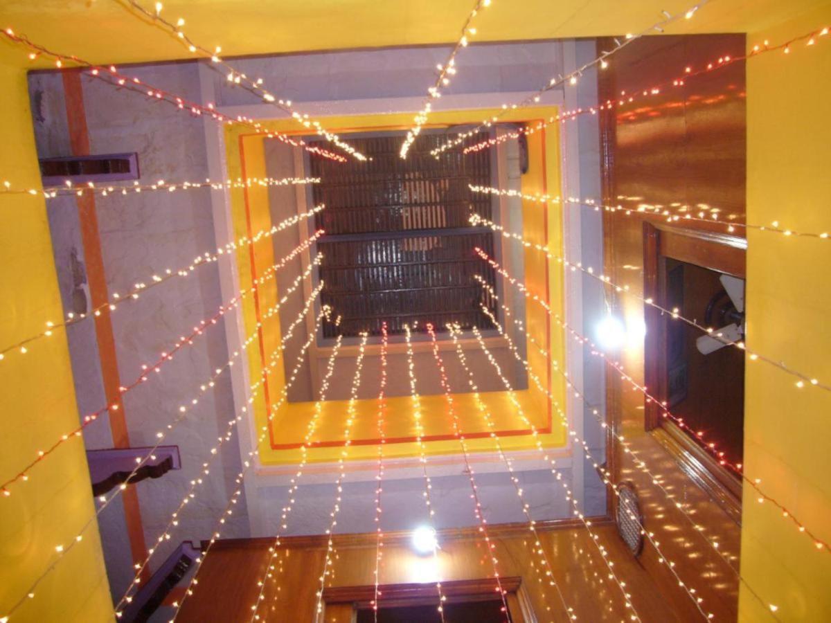 Grg Shanti Guest House Varanasi Esterno foto